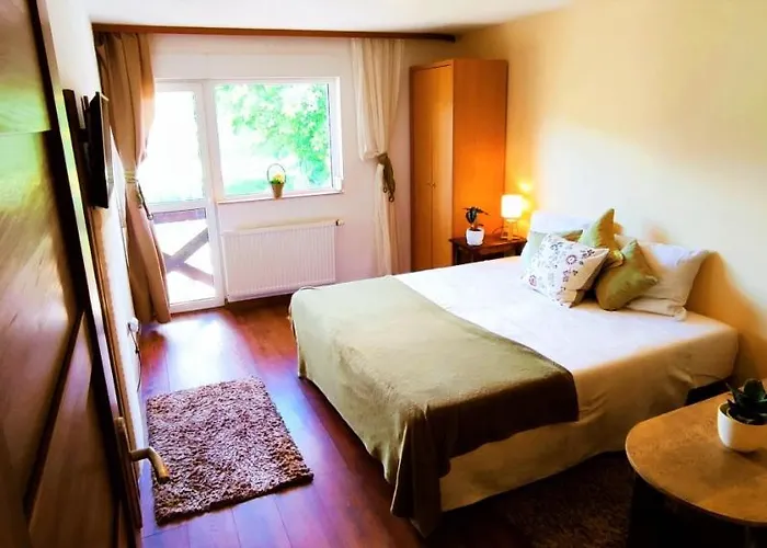 Gorski Widok I Pokoje- Salon Kominkowy Séjour chez l'habitant