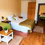 Gorski Widok I Pokoje- Salon Kominkowy Δωμάτια σε οικογενειακή κατοικία