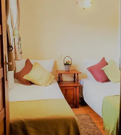 Homestay Gorski Widok Karpacz Apartamenty I Pokoje- Salon Kominkowy