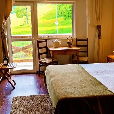 Homestay Gorski Widok Karpacz Apartamenty I Pokoje- Salon Kominkowy