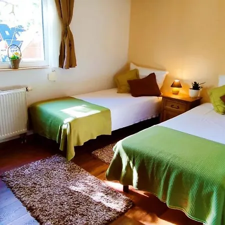 Homestay Gorski Widok Karpacz Apartamenty I Pokoje- Salon Kominkowy